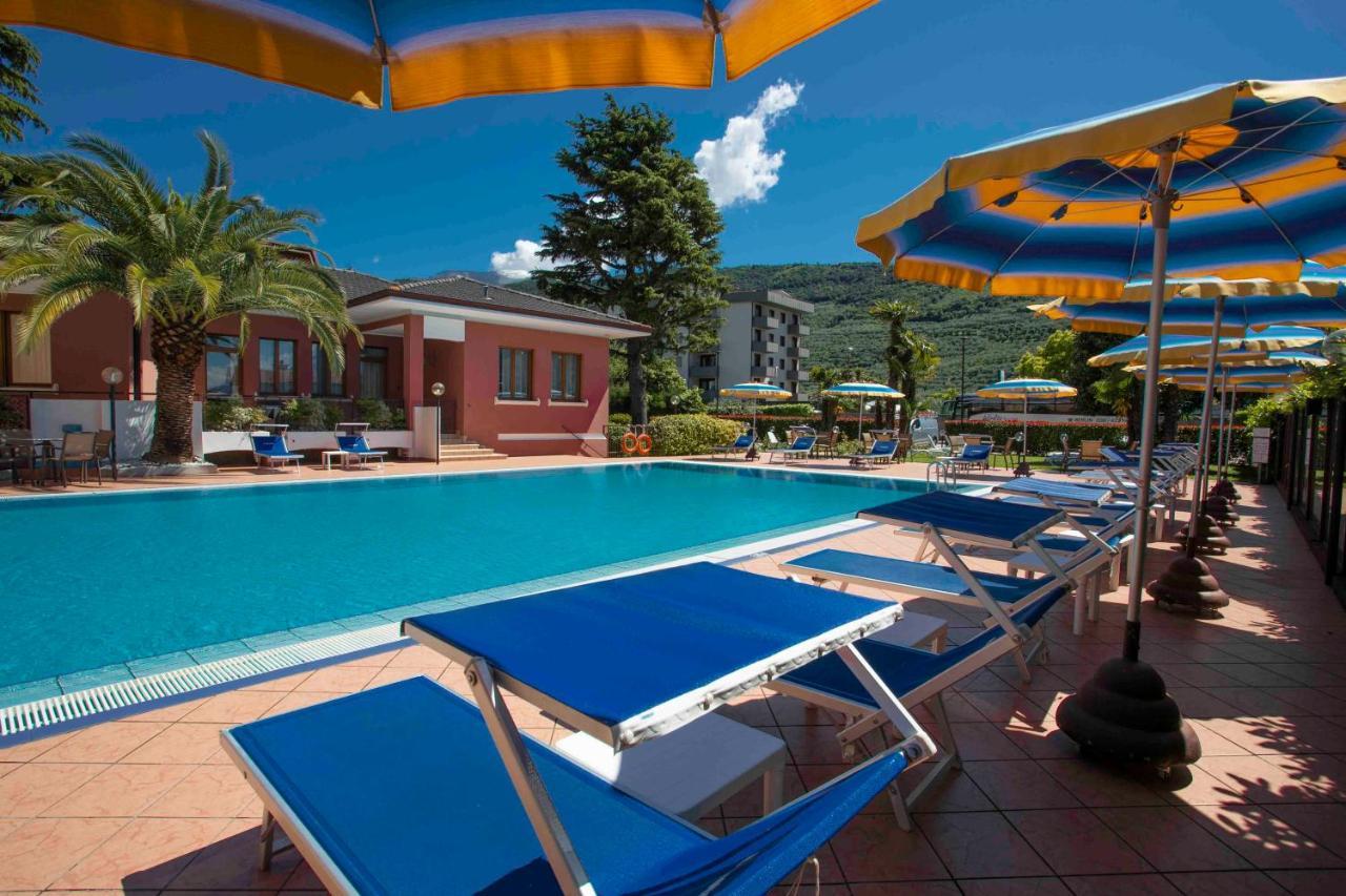 Sunlake Hotel Riva del Garda Exteriör bild